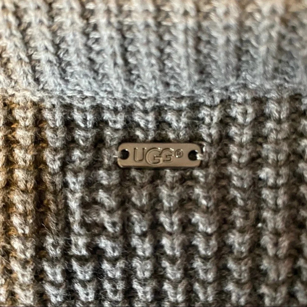 UGG description cowl